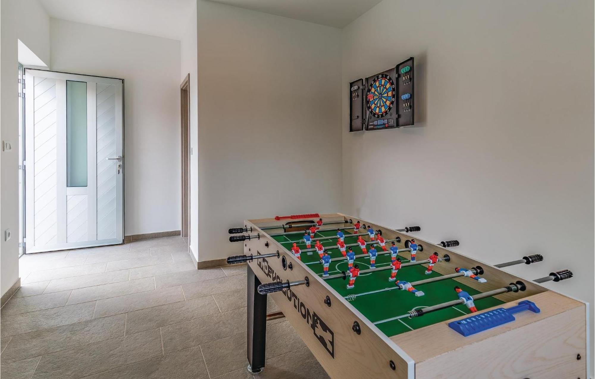 1 Bedroom Stunning Apartment In Pola Esterno foto