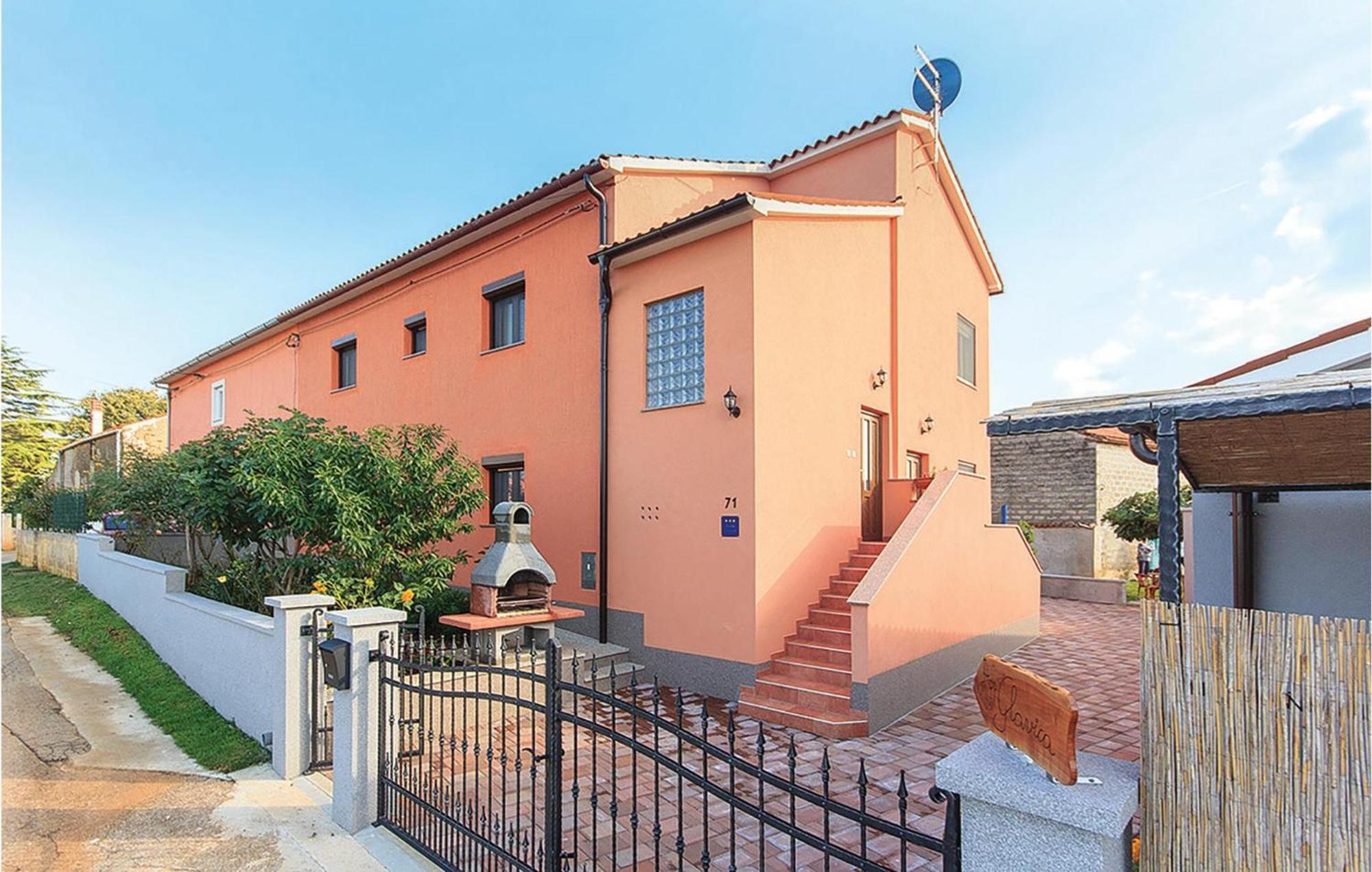 1 Bedroom Stunning Apartment In Pola Esterno foto