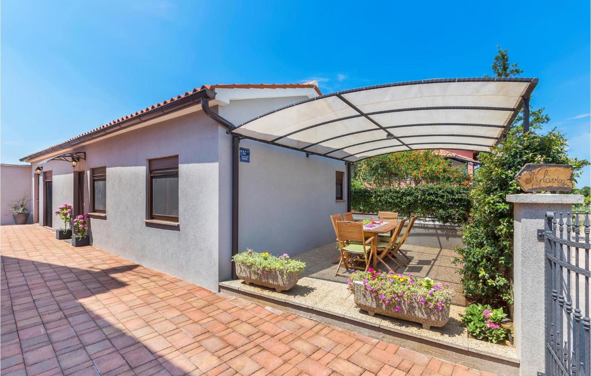 1 Bedroom Stunning Apartment In Pola Esterno foto