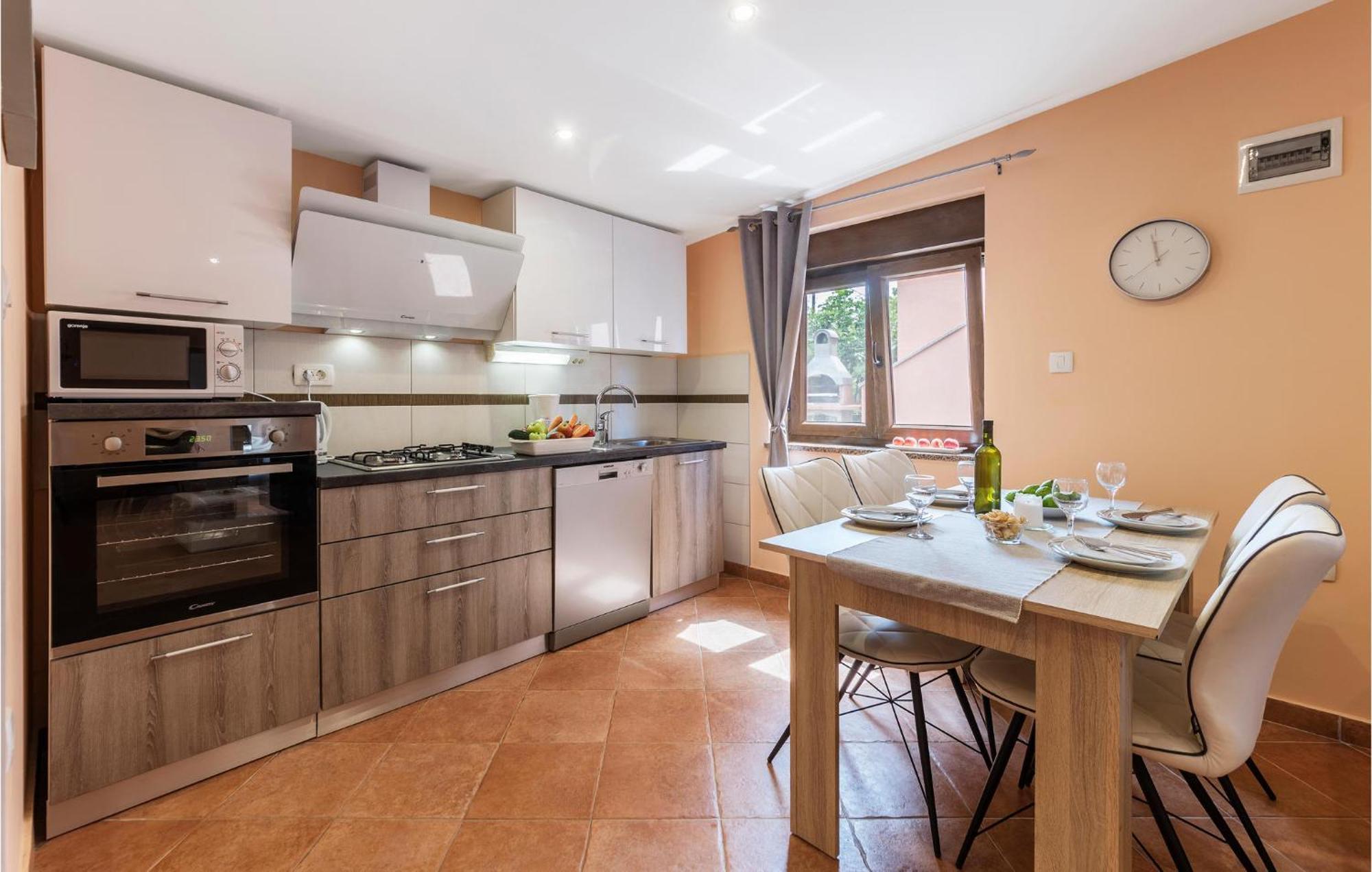 1 Bedroom Stunning Apartment In Pola Esterno foto