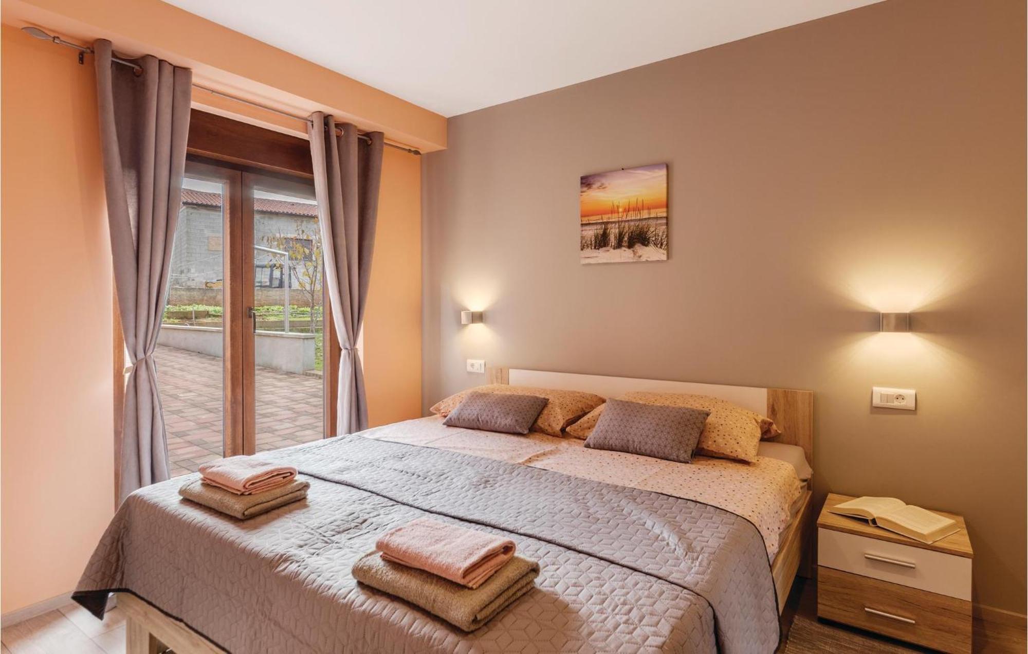 1 Bedroom Stunning Apartment In Pola Esterno foto