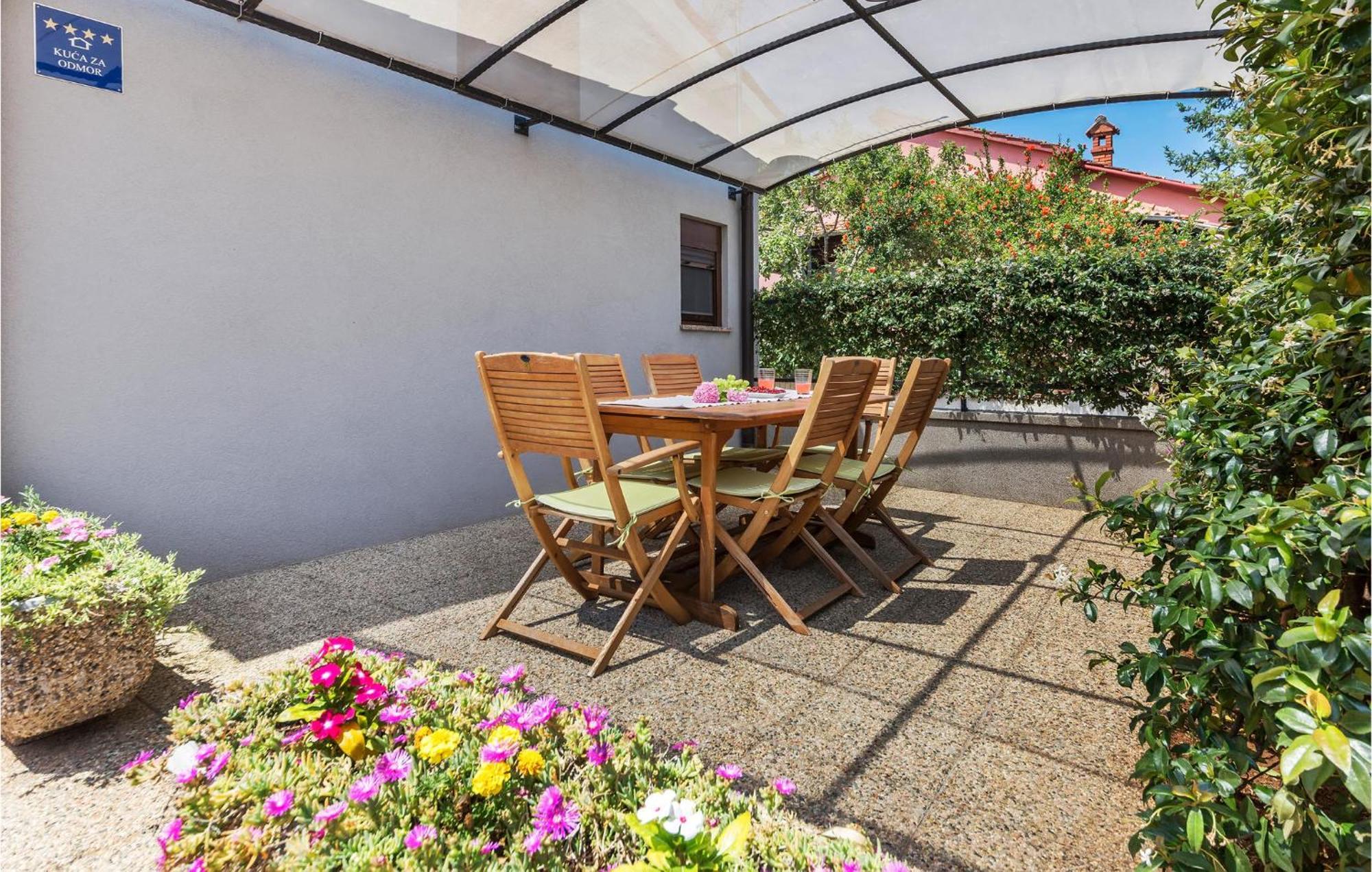 1 Bedroom Stunning Apartment In Pola Esterno foto