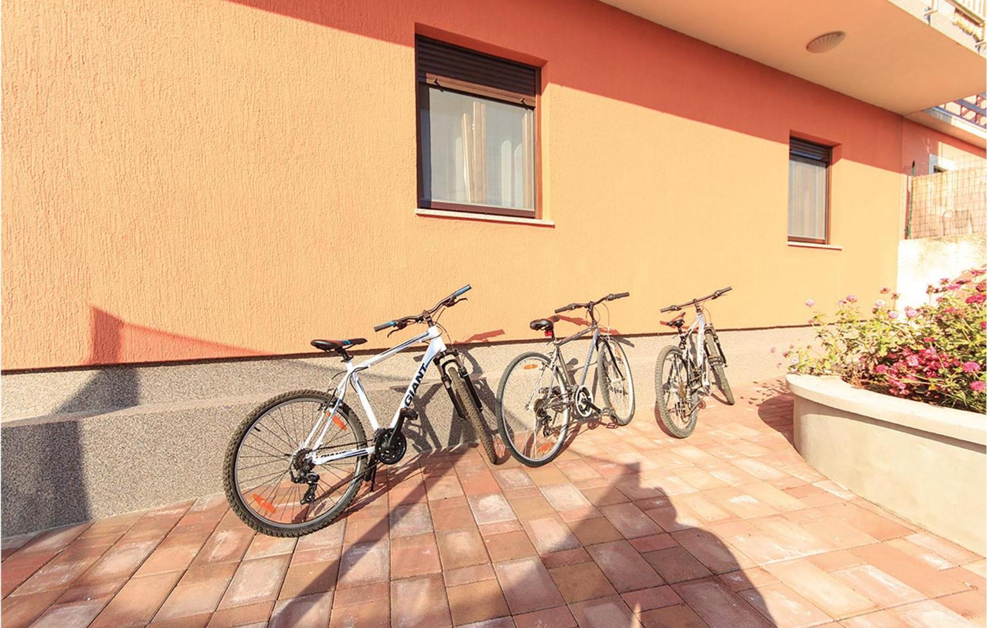 1 Bedroom Stunning Apartment In Pola Esterno foto